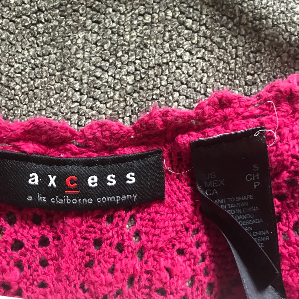 Tank/sweater. - Picture 4 of 4